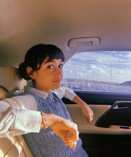 Sydney Chandler セクシー女優 ギャラリー