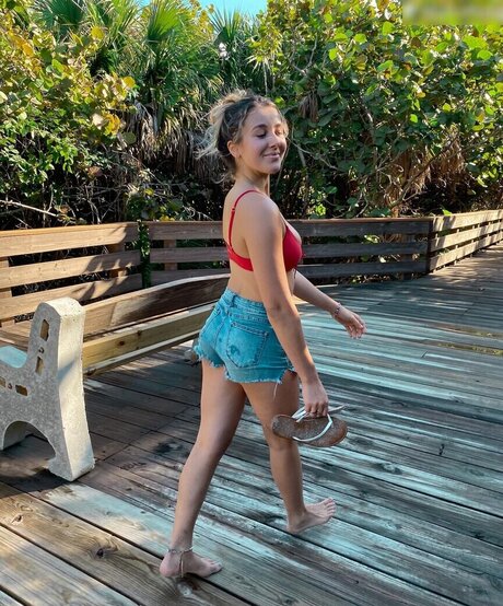 ブルネットのPOV オンリーファンズ 無料 アーカイブ