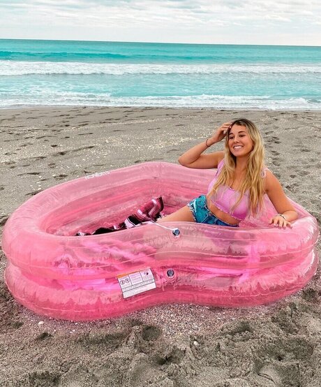 julie tirado ポルノスター 可愛い 写真