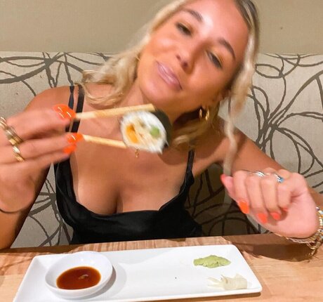 フィットネスベイビーオンリーファンズ 無料ヌード 画像