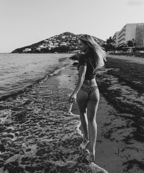 後背位オンリーファンズ 美しい ギャラリー