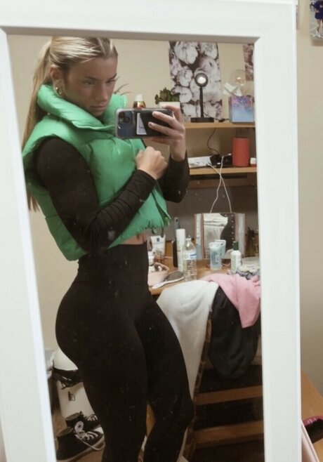 パイズリ オンリーファンズ 可愛い 画像