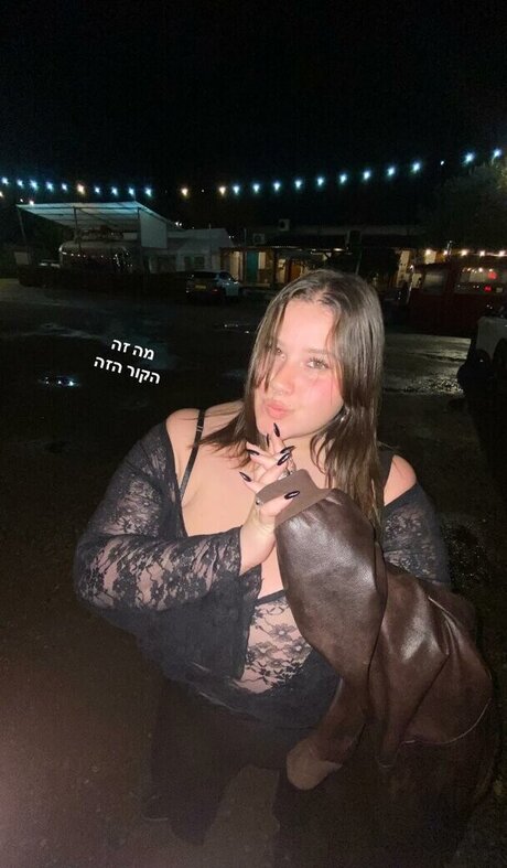 アウトドア 熟女 オンリーファンズ 無料エロ 写真