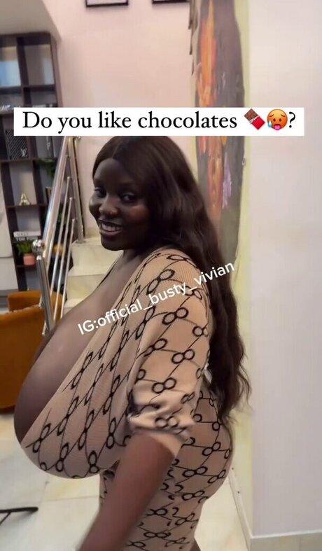 Busty Vivian 女優 写真