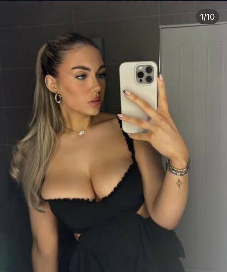 Ellie Williamson ヌード女優 写真