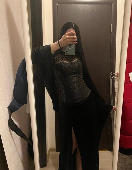 スペードのクイーン オンリーファンズ エロチック ギャラリー