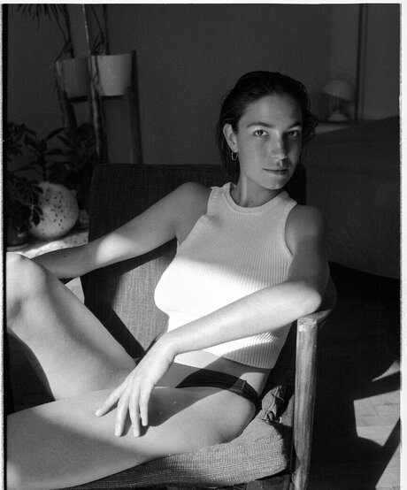 Polina Nelen 独占スター 画像