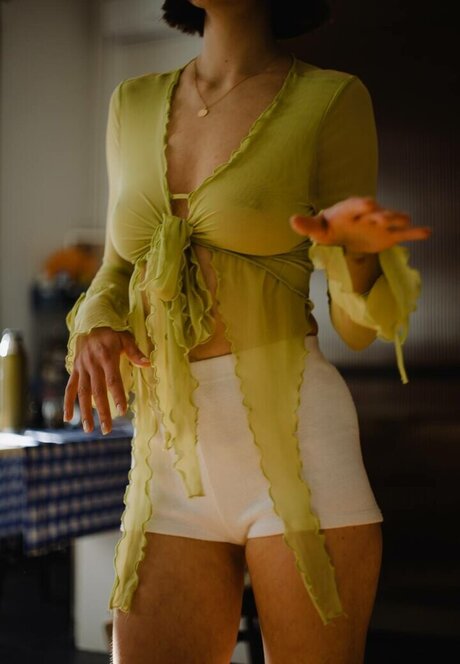 Polina Nelen HD女優 写真