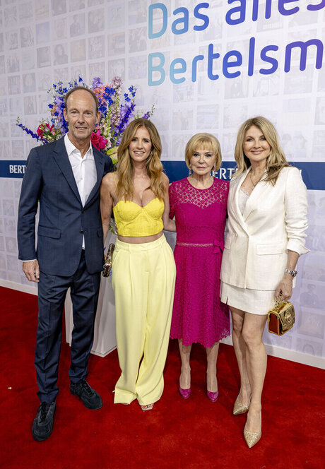 イギリスのおばあちゃんオンリーファンズ 無料 写真