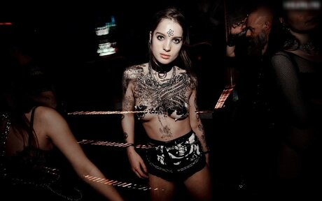 黒人ティーンのプッシーオンリーファンズ ポルノ 写真