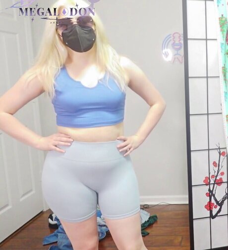 MegalodonVT スター 裸 画像