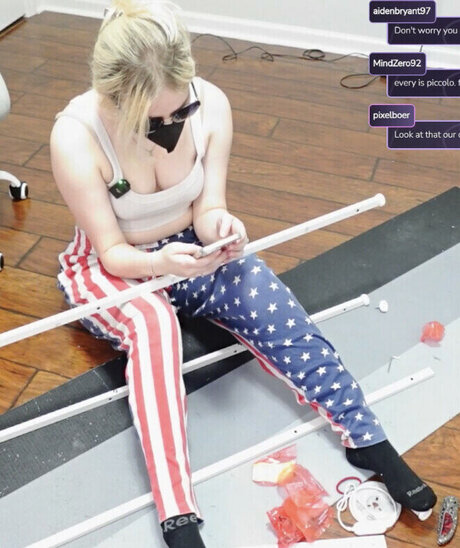 MegalodonVT スター ヌード 写真