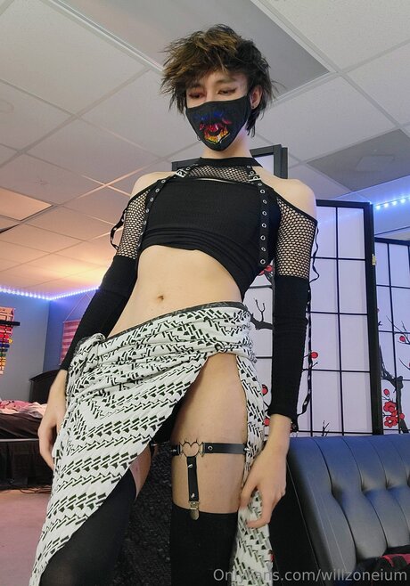 アジア人熟女オンリーファンズ アートポルノ 写真