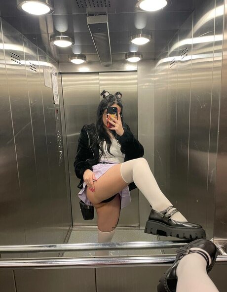 熟女の足オンリーファンズ アートヌード 写真