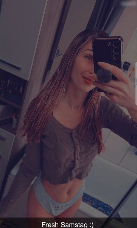 ナースオンリーファンズ セクシー裸 写真