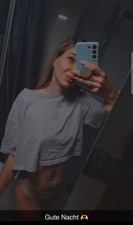 アウトドア 熟女 オンリーファンズ 無料ヌード 写真