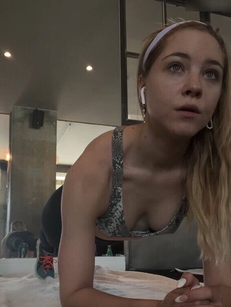 中出し 主観 オンリーファンズ 無料エロ ギャラリー