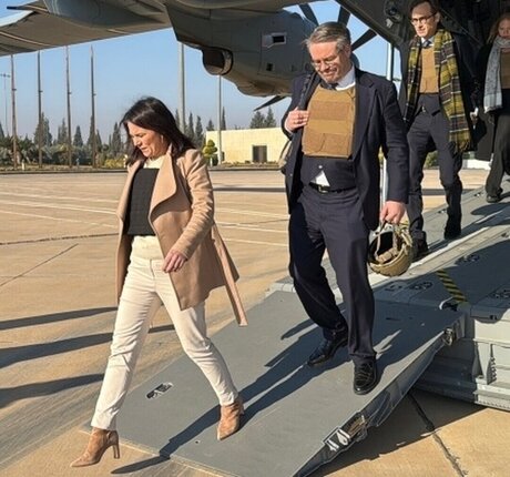 Annalena Baerbock ポルノスター 高品質 写真