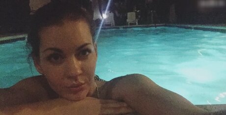 Anna Lea Mende ホットなポルノスター 画像