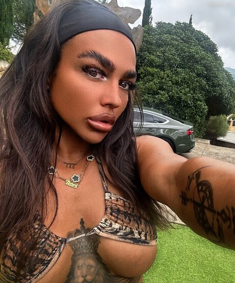 Anny Marry 裸のスター 写真