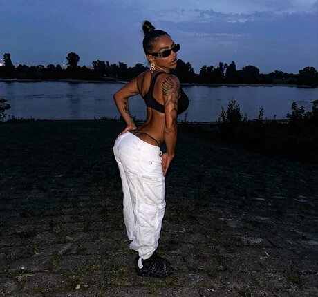 Anny Marry スター 裸 ギャラリー