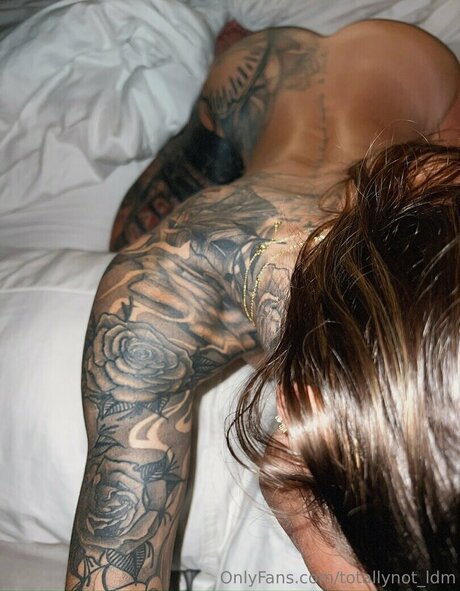 マッサージセラピストオンリーファンズ ホット 写真