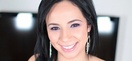 熟女の足オンリーファンズ えろ 写真