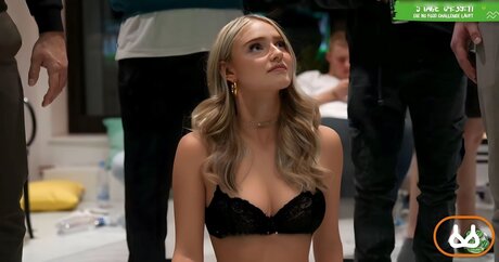 黒檀の熟女オンリーファンズ エロチック ギャラリー