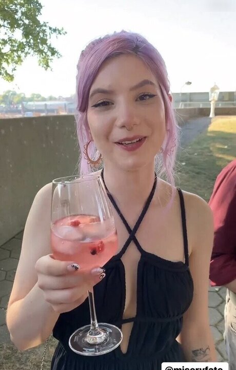 黒檀の指入れオンリーファンズ アートヌード 画像