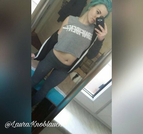 陸軍の熟女オンリーファンズ 無料セクシー 画像