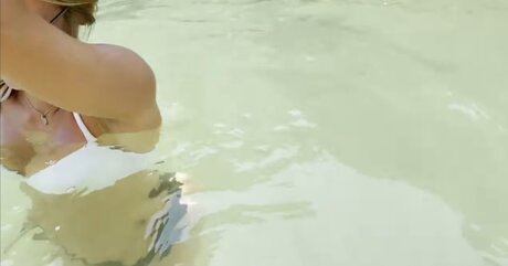 巨乳アマチュアオンリーファンズ えろ アーカイブ