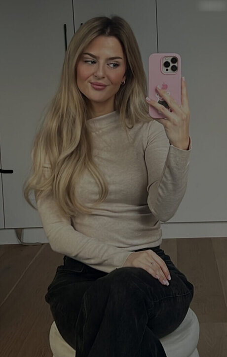 レズビアン乱交オンリーファンズ アートポルノ 写真