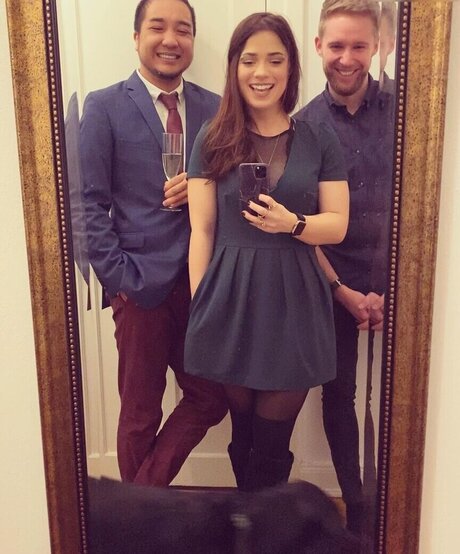 FreakinMagical 裸のポルノスター ギャラリー