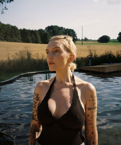 Mia Morgan ヌードのポルノスター 画像