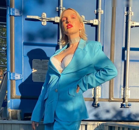 Mia Morgan ポルノスター セックス アーカイブ