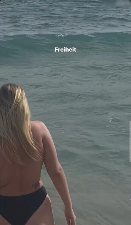 足 マンコ オンリーファンズ ホットヌード 画像