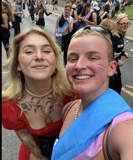 熟女の手コキオンリーファンズ 無料 写真