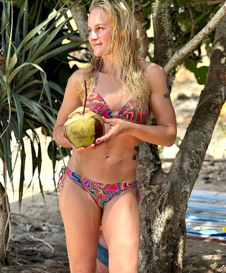 寝取られ足オンリーファンズ アート裸 アーカイブ