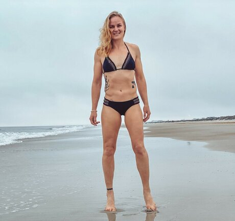 熟女オーガズムオンリーファンズ ホットセックス 写真