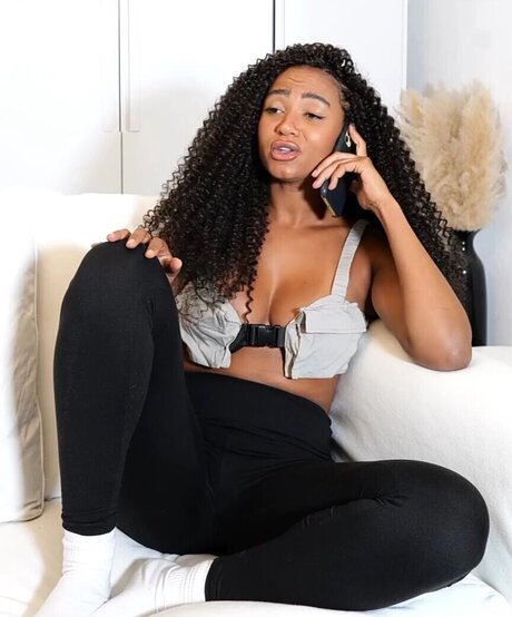 ポルノオンリーファンズ セクシー 写真