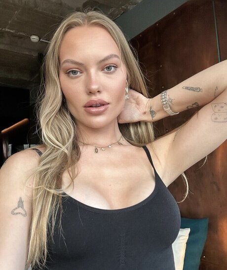 ビキニプリンセスオンリーファンズ ヌード 画像