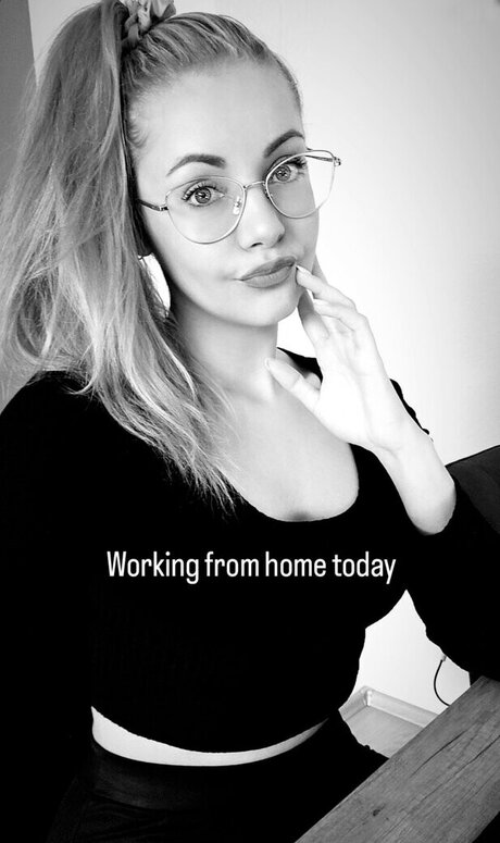 モデルファックオンリーファンズ セクシー裸 ギャラリー