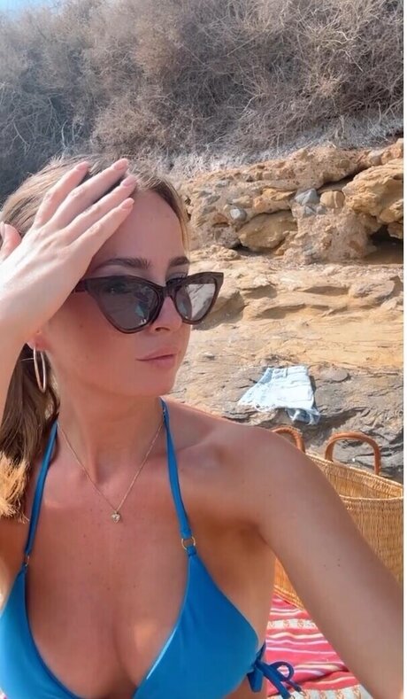 ミラーセルフィーオンリーファンズ セックス 写真