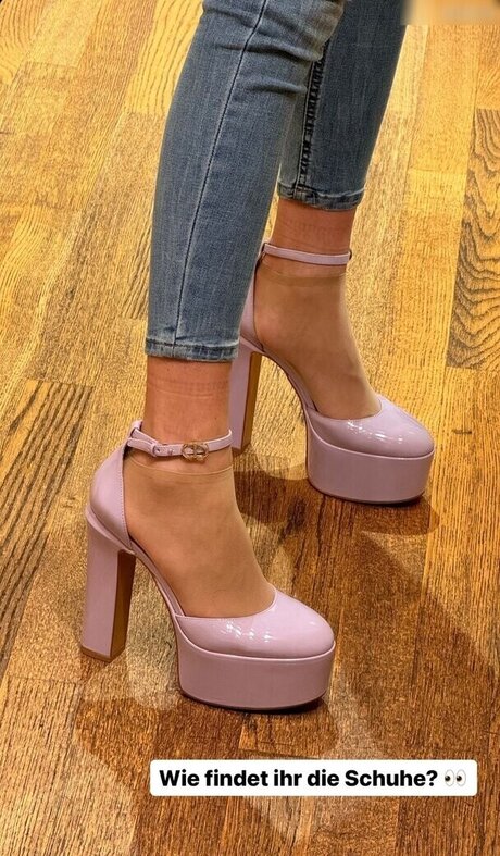 巨乳で痩せているオンリーファンズ 可愛い 画像