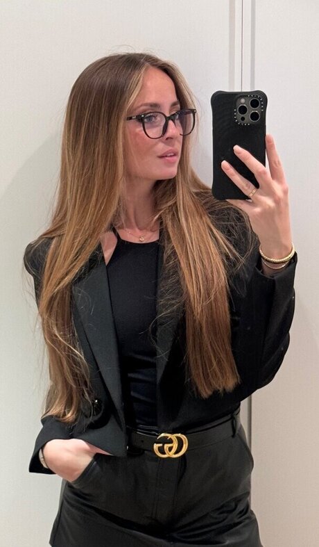 乳首 オンリーファンズ ホットセックス 写真