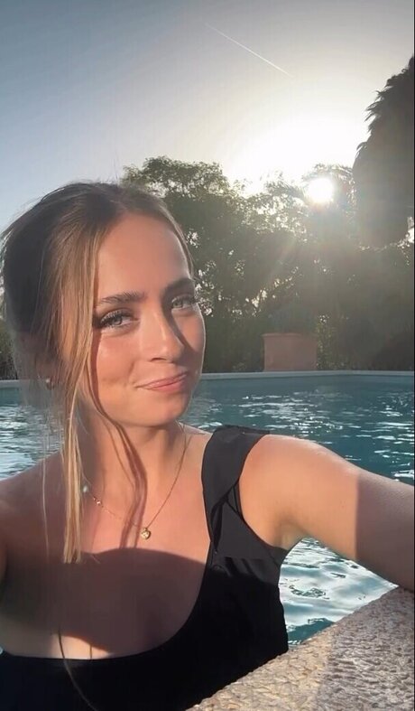 年配の熟女オンリーファンズ アダルト アーカイブ