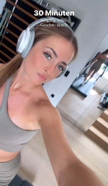 アジア人ニューハーフオンリーファンズ ポルノ 写真