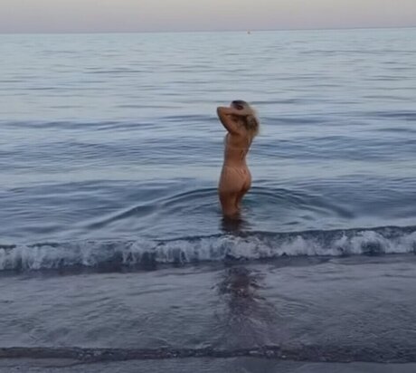 アナルを食べるオンリーファンズ アート裸 ギャラリー