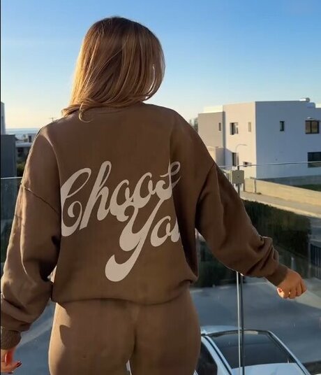 Alina Wachinger XXXモデル 画像