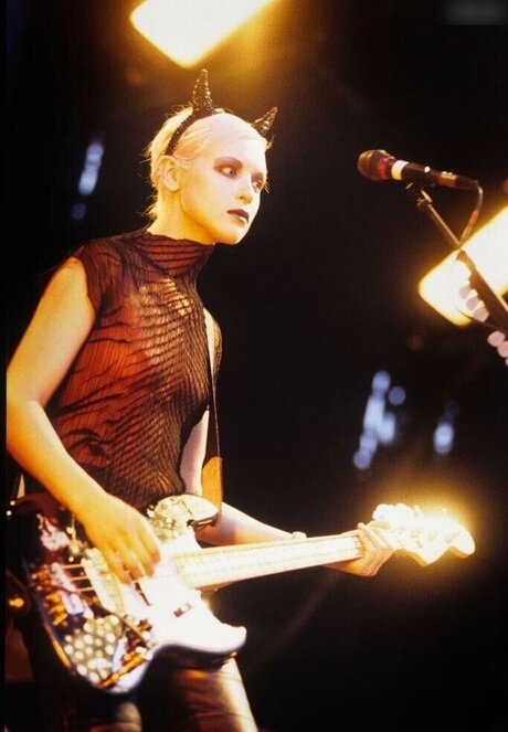 指マン 潮吹き オンリーファンズ 無料セックス 写真